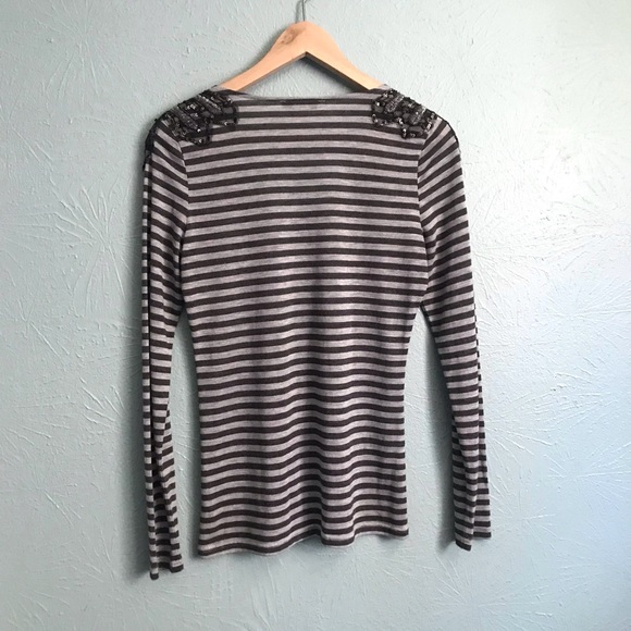 Forever 21 Grey Striped V-Neck with Beaded Shoulder Appliqués size M - Picture 5 of 5